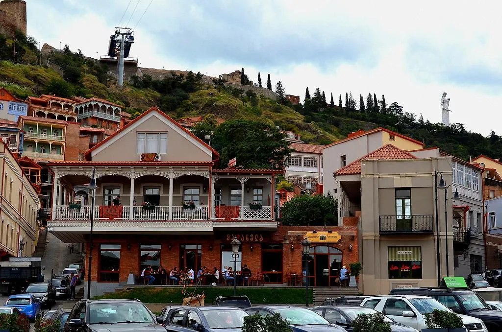 Meidan Tbilisi Inn